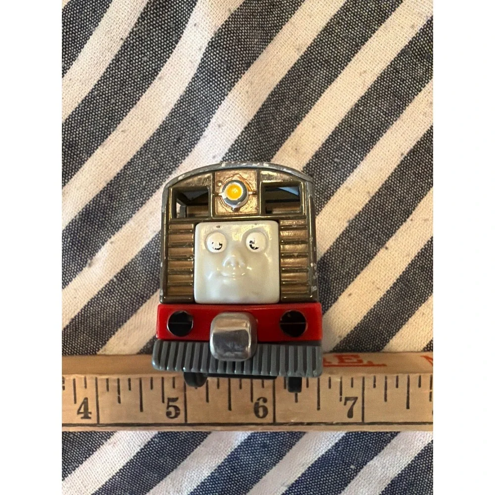 Toby the Tram Engine 2002 Take Along Thomas Friends Die-Cast Magnetic Train No 7